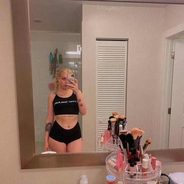 Hi I’m Hana,  body magic masseuse this is best place for whoever want some fun 🍆 and relieve such as;  👅 relieve from pain, 😍 - Image 3